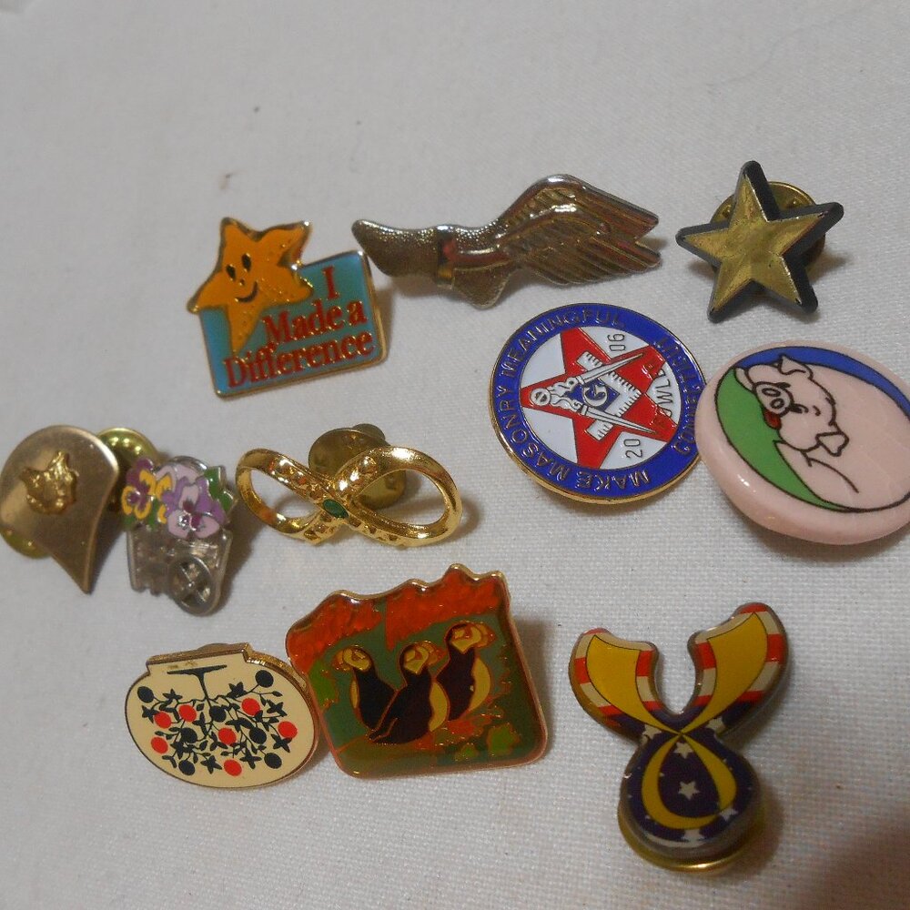 RARE VINTAGE LOT PINKBACKS SILVER GOLD METAL ALL DIFFERENT DESIGNS 11 TOTAL PINS